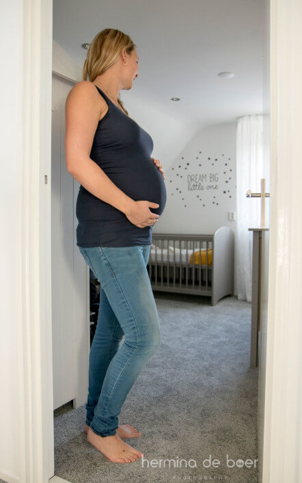 pregnancy-photoshoot-dream-big-little-one-babyroom