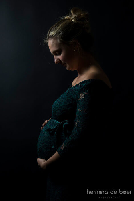 pregnancy-photoshoot-maternityshoot-babybelly